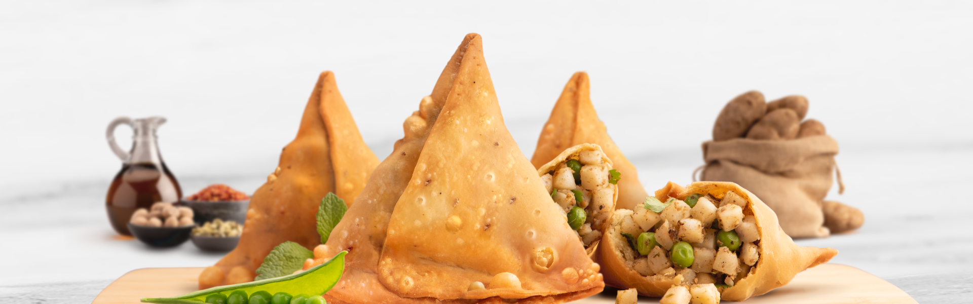 It's game time! Let's see if you can catch THE BEST - Brar's Samosa in the  triangle. Take a screenshot & share with us in the comment section  below🙂, By Brar's